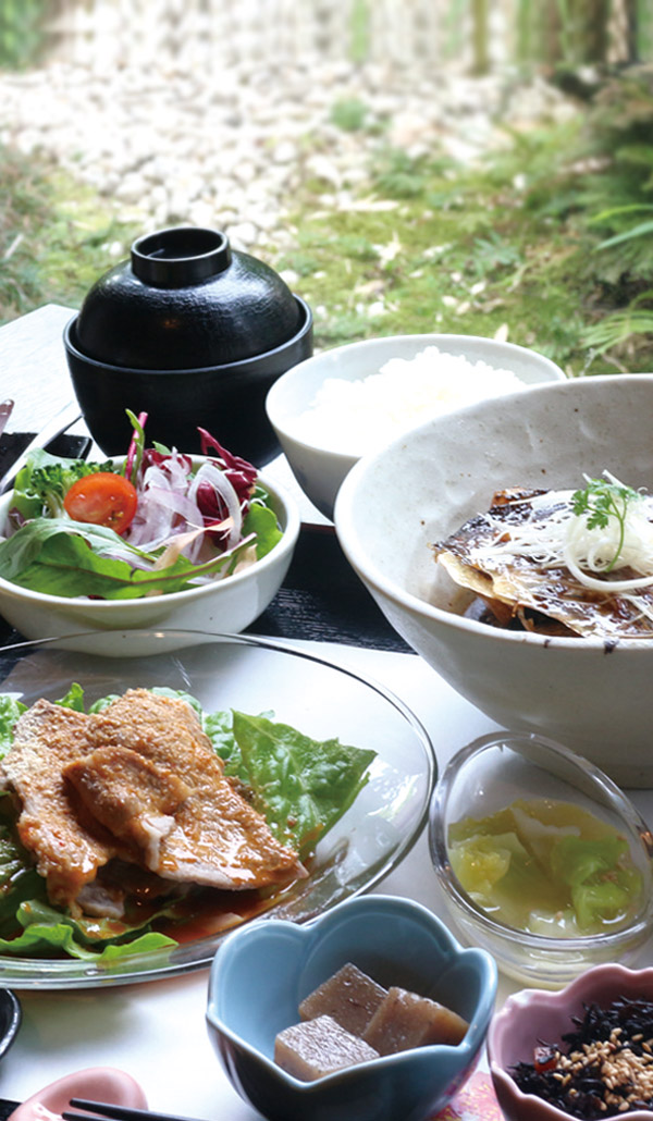 Traditional Japanese-Style Seafood Restaurant Okuno